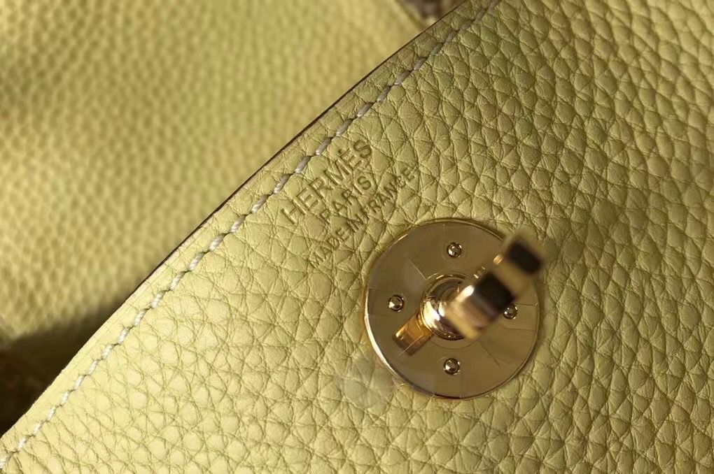 Hermes Lindy Mini Bag In Jaune Poussin Clemence Leather GHW - Image 6