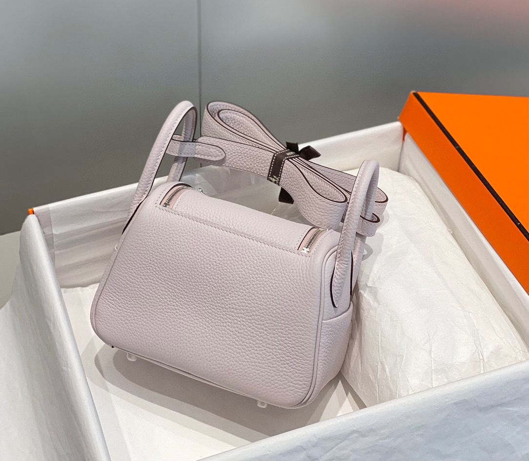 Hermes Lindy Mini Bag In Mauve Pale Clemence Leather PHW - Image 3