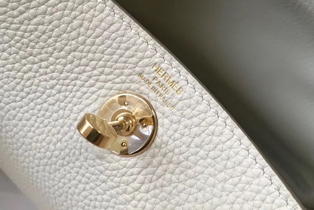 Hermes Lindy Mini Bag In White Clemence Leather GHW - Image 8
