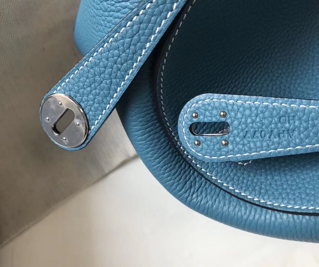 Hermes Lindy 26cm Bag In Blue Jean Clemence Leather PHW - Image 5