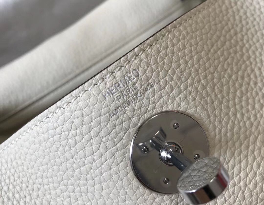 Hermes Lindy 26cm Bag In Beton Clemence Leather PHW - Image 7