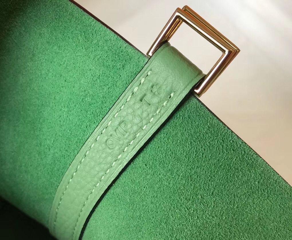 Hermes Picotin Lock 18 Bag In Vert Criquet Clemence Leather - Image 5