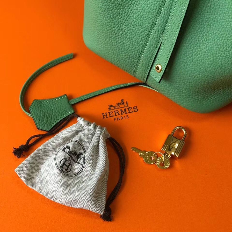 Hermes Picotin Lock 22 Bag In Vert Criquet Clemence Leather - Image 8
