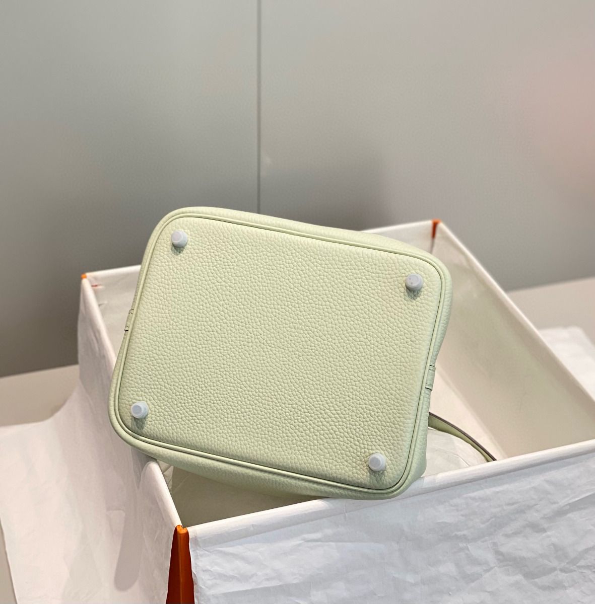 Hermes Picotin Lock 22 Bag In Vert Fizz Clemence Leather - Image 5