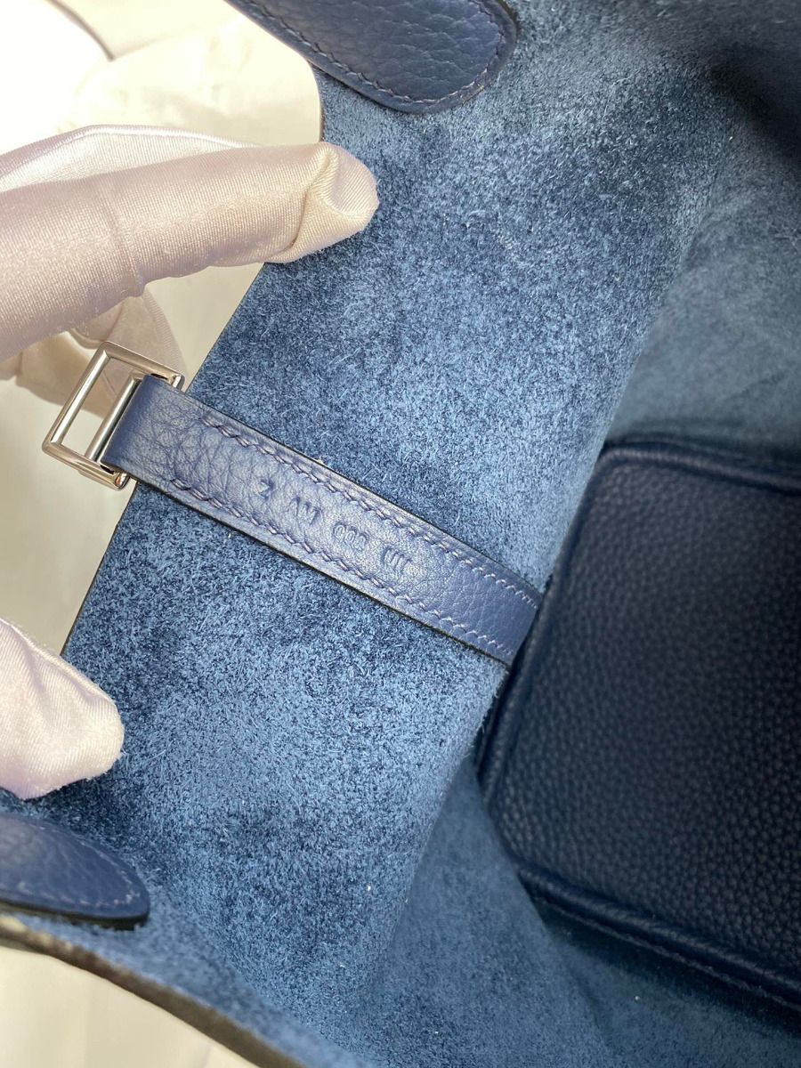 Hermes Picotin Lock 18 Handmade Bag in Blue Saphir Clemence Leather - Image 8