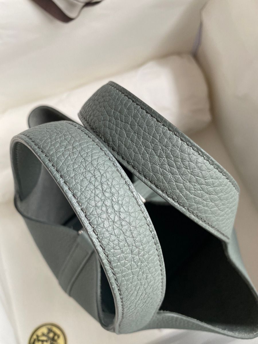 Hermes Picotin Lock 18 Handmade Bag in Vert Amande Clemence Leather - Image 5