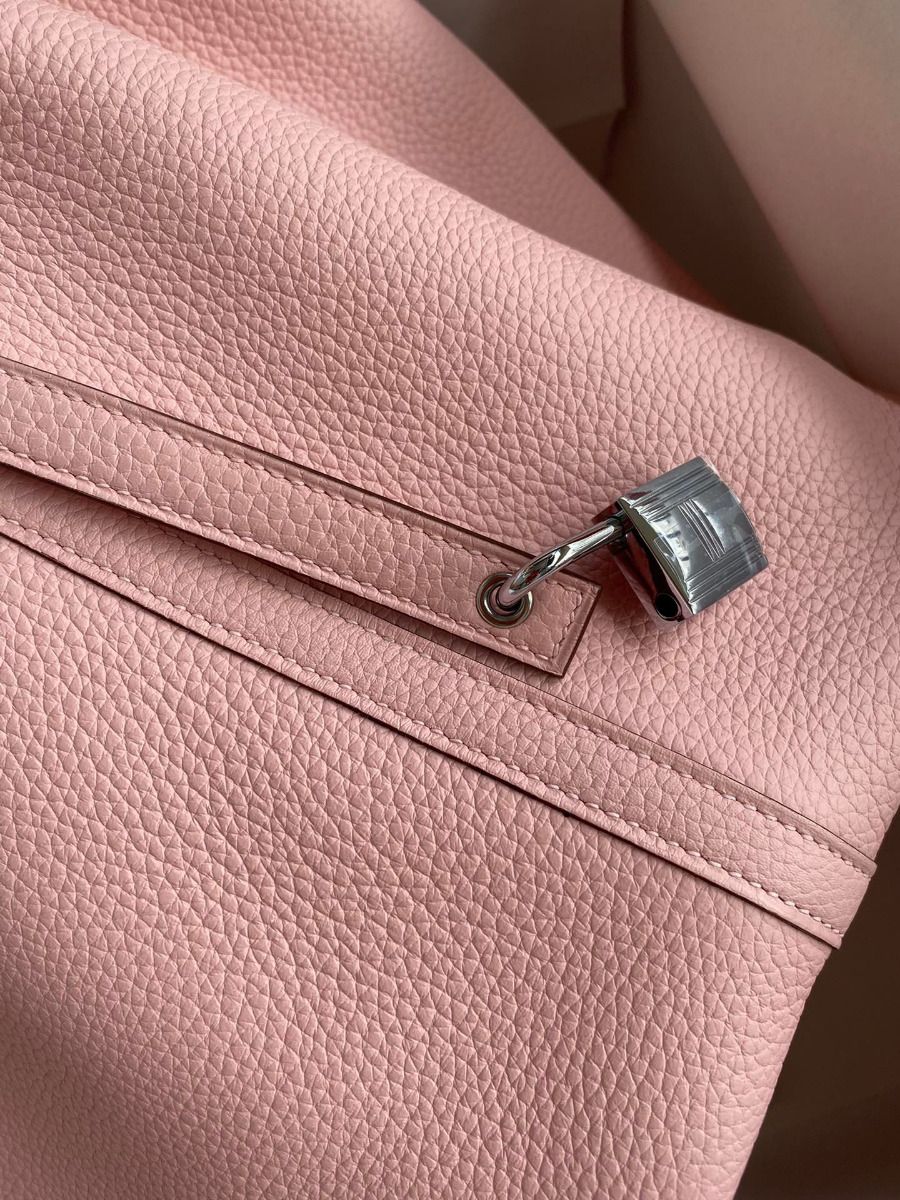 Hermes Picotin Lock 22 Handmade Bag in Pink Clemence Leather - Image 4