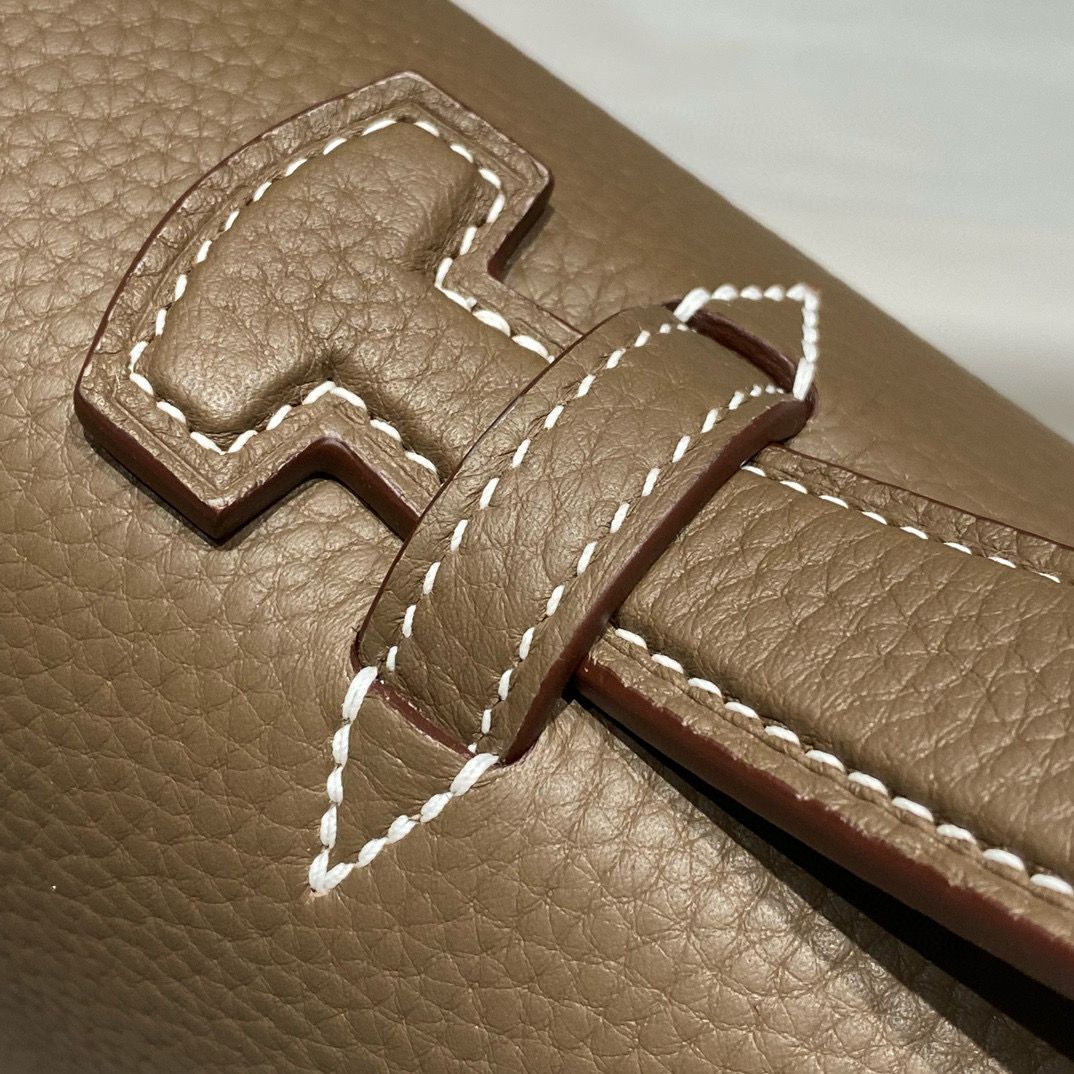 Hermes Sac a Depeches 38 Briefcase in Taupe Clemence Leather - Image 4