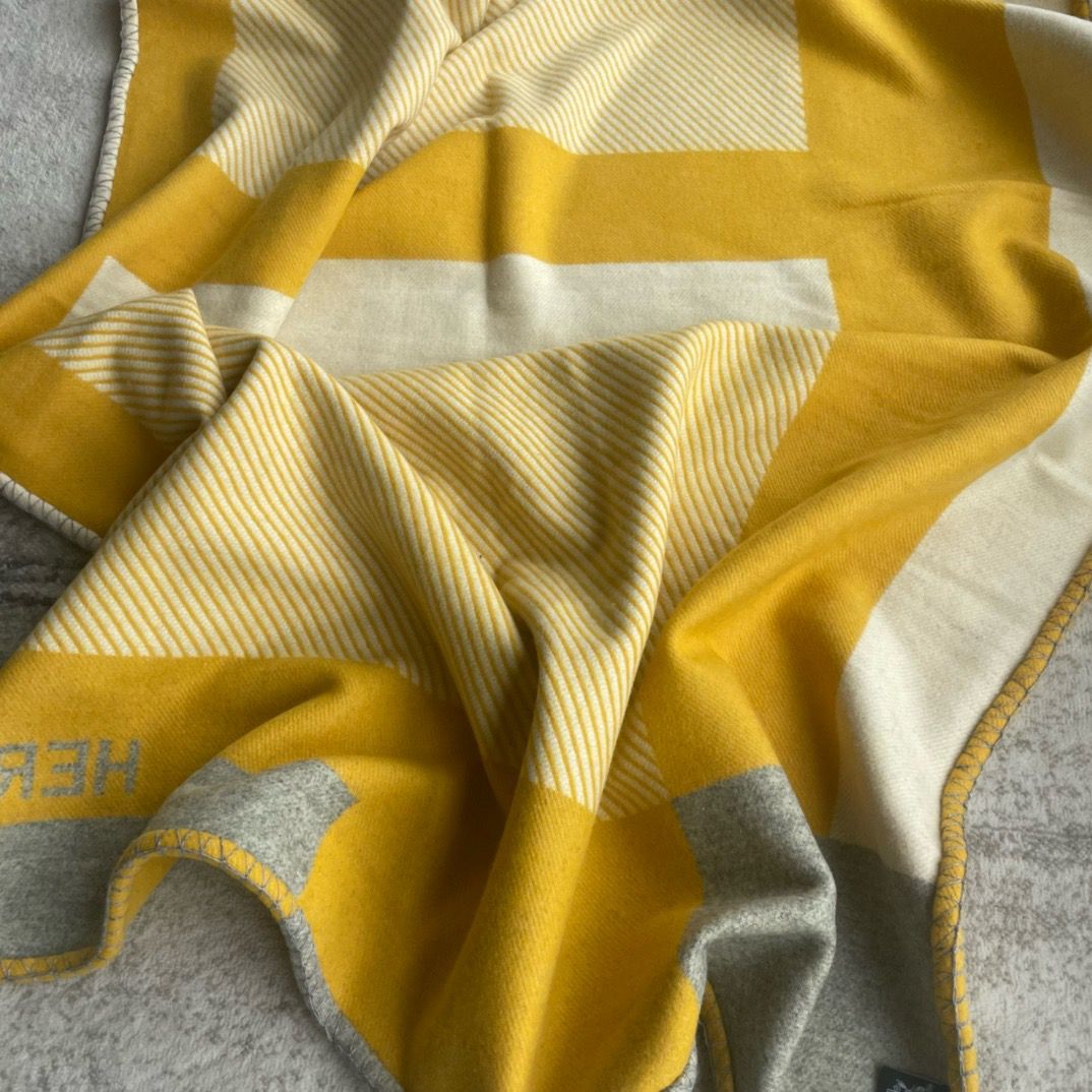 Hermes H Riviera Blanket in Yellow Wool and Cashmere - Image 7
