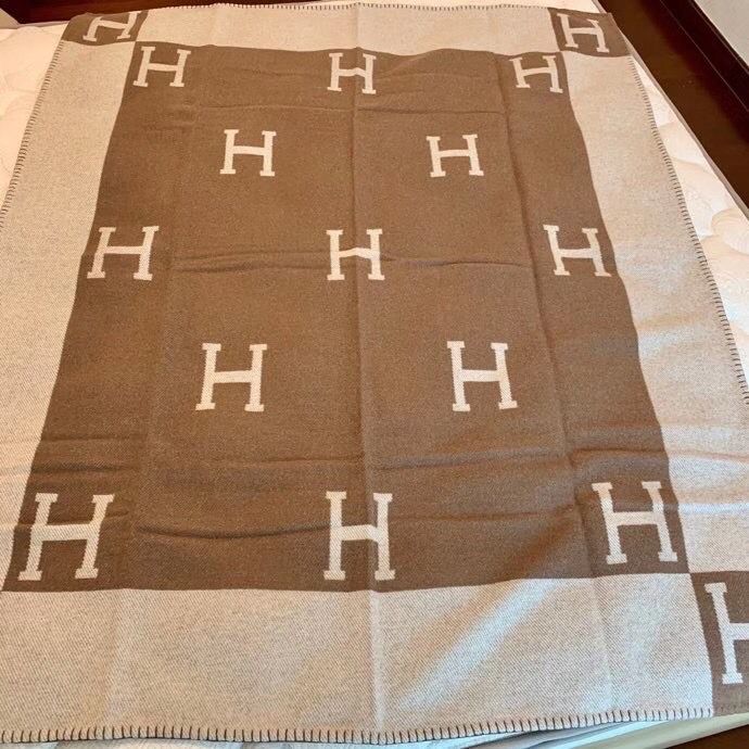 Hermes Camel Avalon Throw Blanket - Image 8
