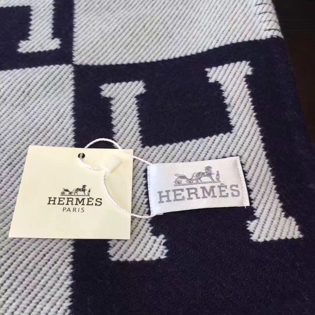 Hermes Dark Blue Avalon Throw Blanket - Image 5