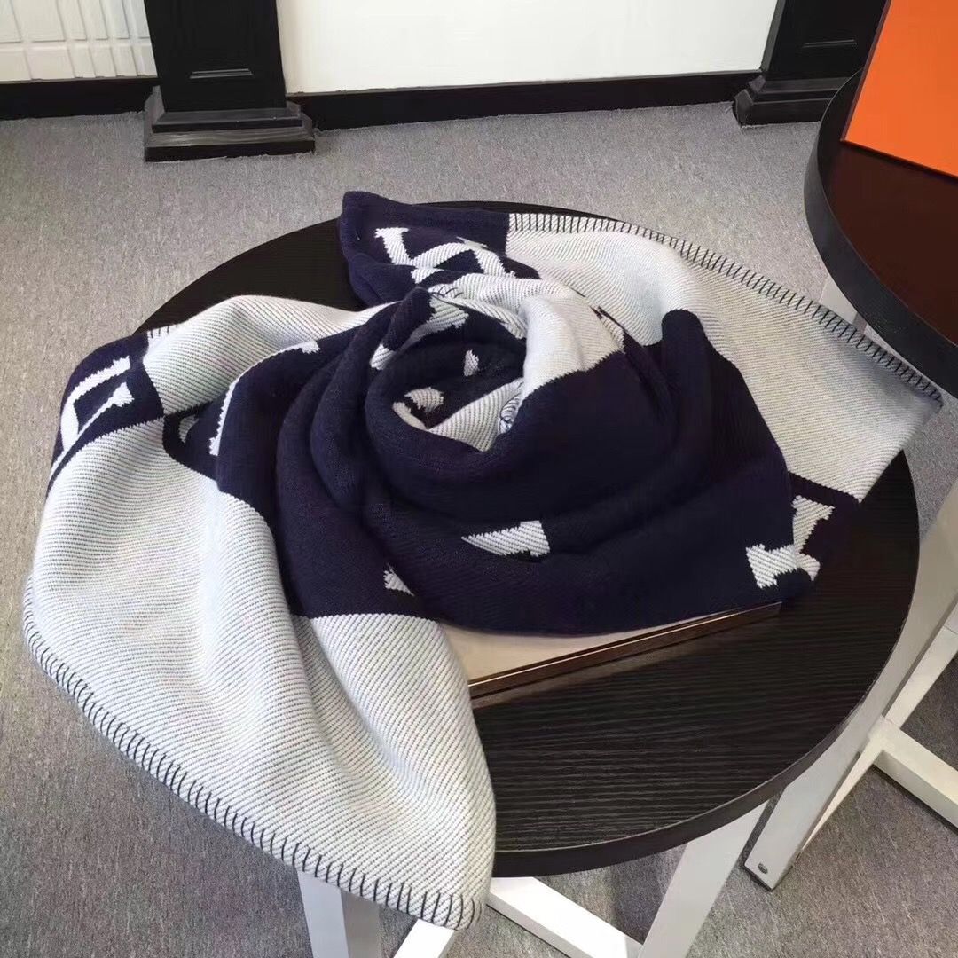 Hermes Dark Blue Avalon Throw Blanket - Image 8