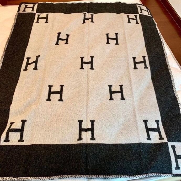 Hermes Black Avalon Throw Blanket - Image 9