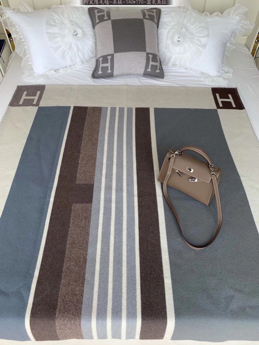 Hermes Ecru Gris Avalon Vibration Throw Blanket - Image 3