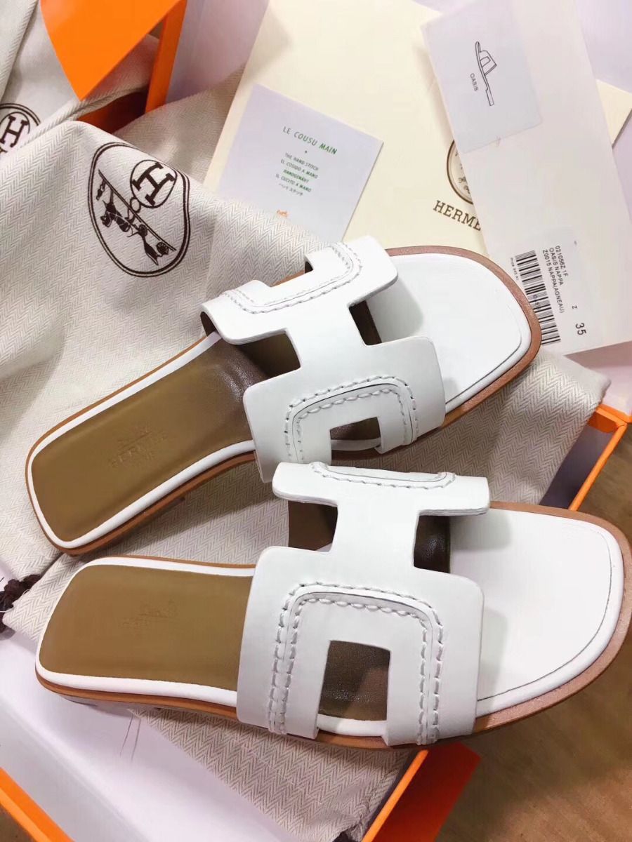 Hermes Oran Sandals In White Leather With Stitched Detail - Image 6