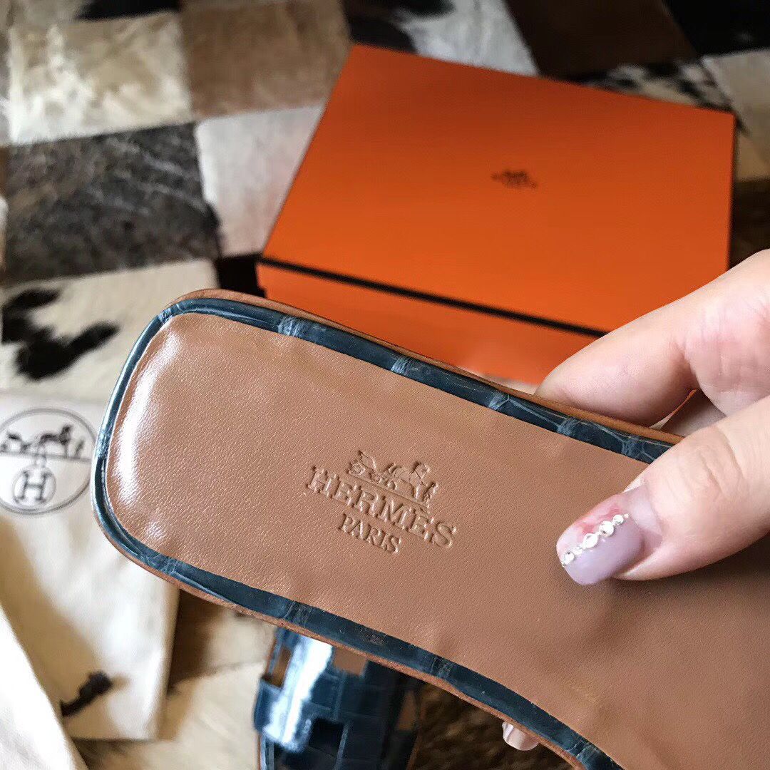 Hermes Oran Sandals In Blue Shiny Niloticus Crocodile - Image 7