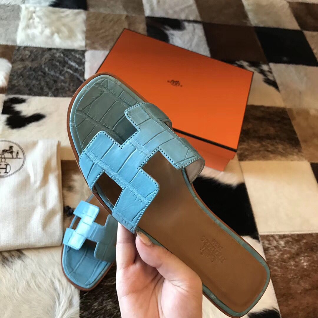 Hermes Oran Sandals In Celeste Shiny Niloticus Crocodile - Image 4