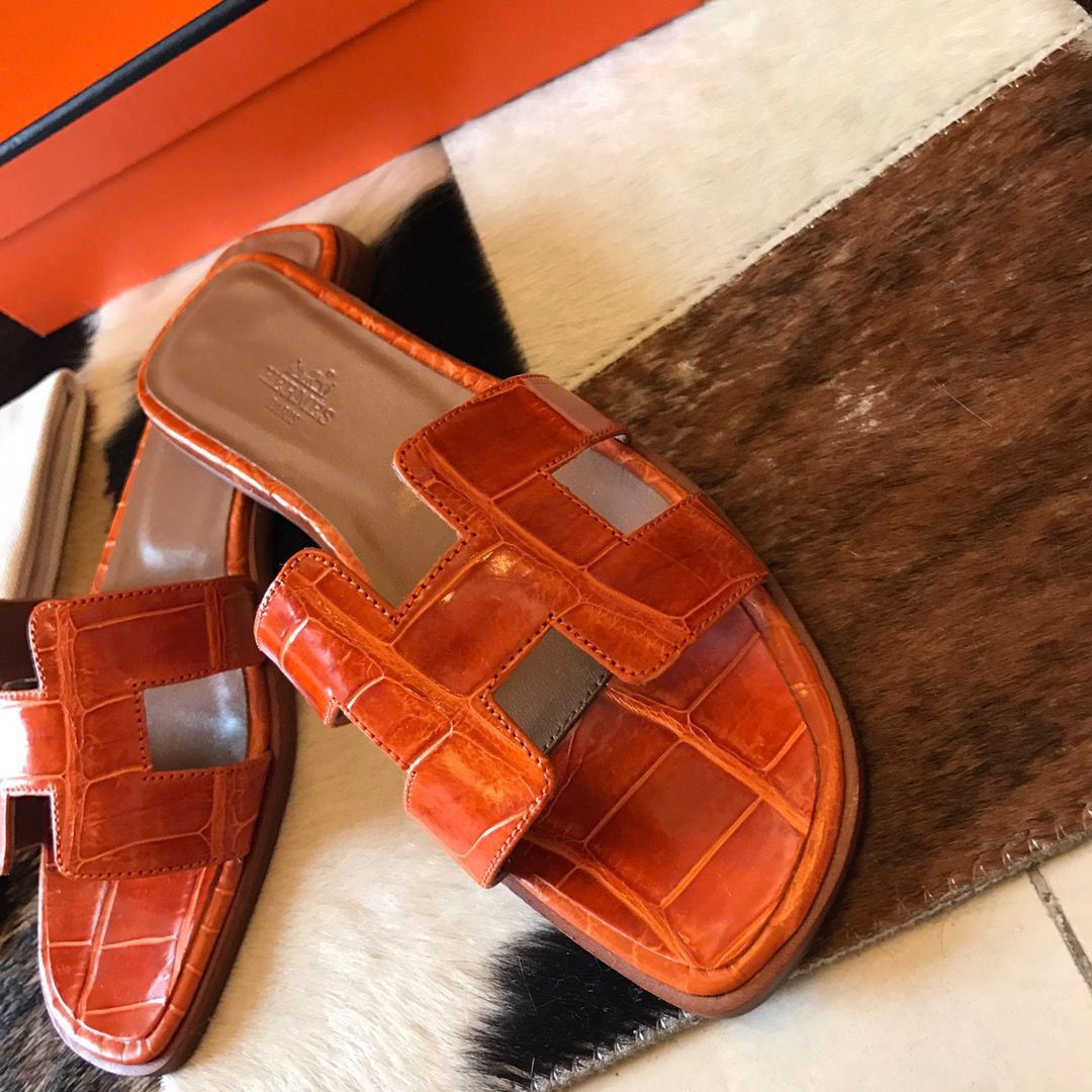 Hermes Oran Slide Sandals In Orange Shiny Niloticus Crocodile Skin - Image 5