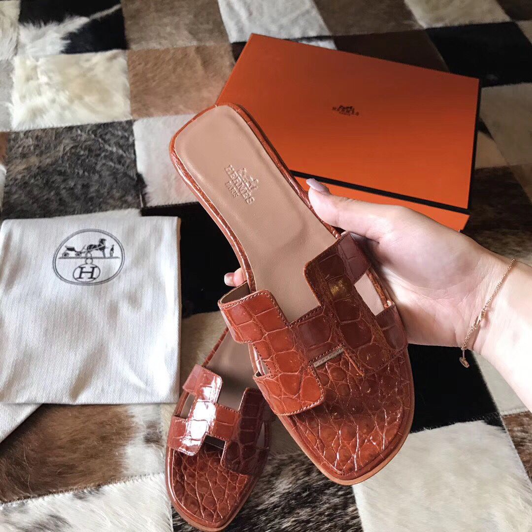Hermes Oran Sandals In Orange Shiny Niloticus Crocodile - Image 3