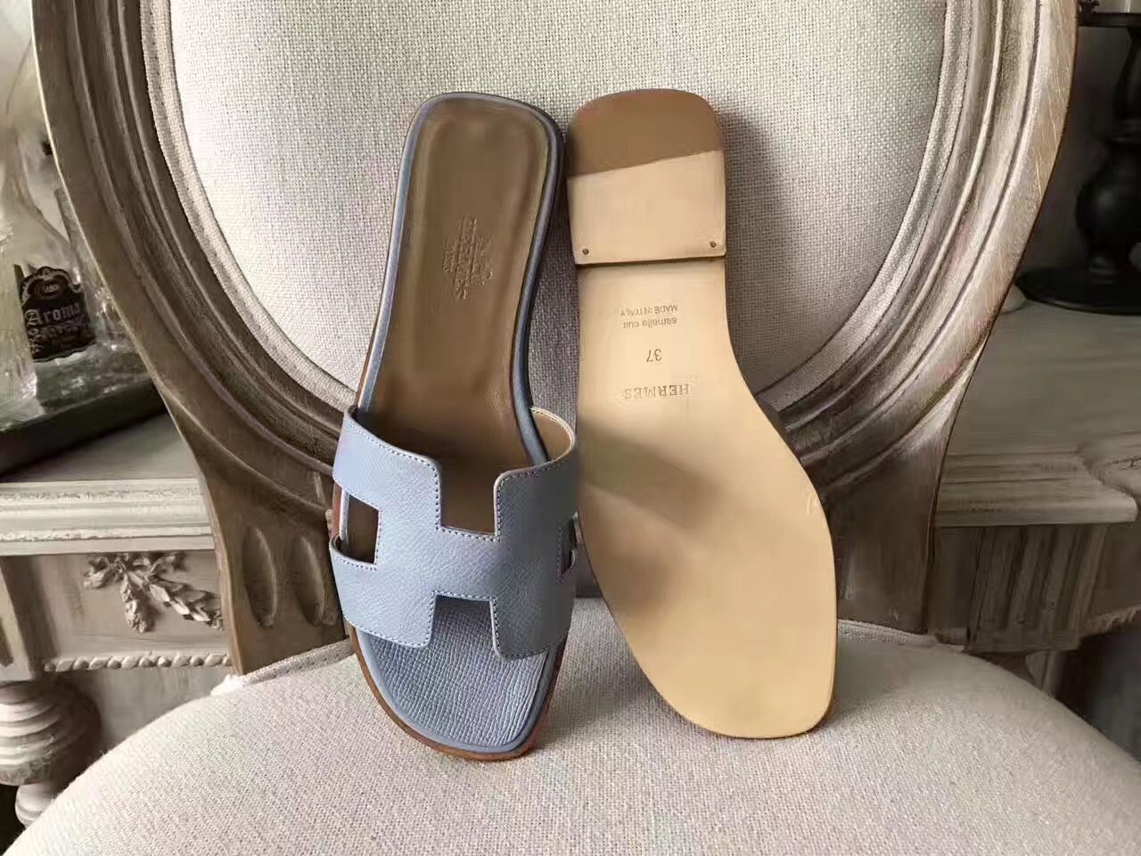 Hermes Oran Sandals In Blue Lin Epsom Leather - Image 4