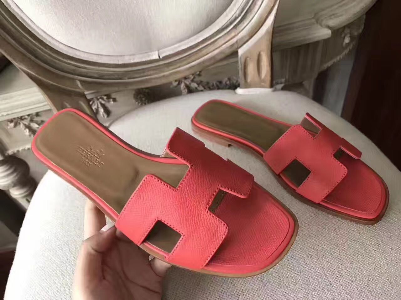 Hermes Oran Sandals In Rose Azalee Epsom Leather - Image 5