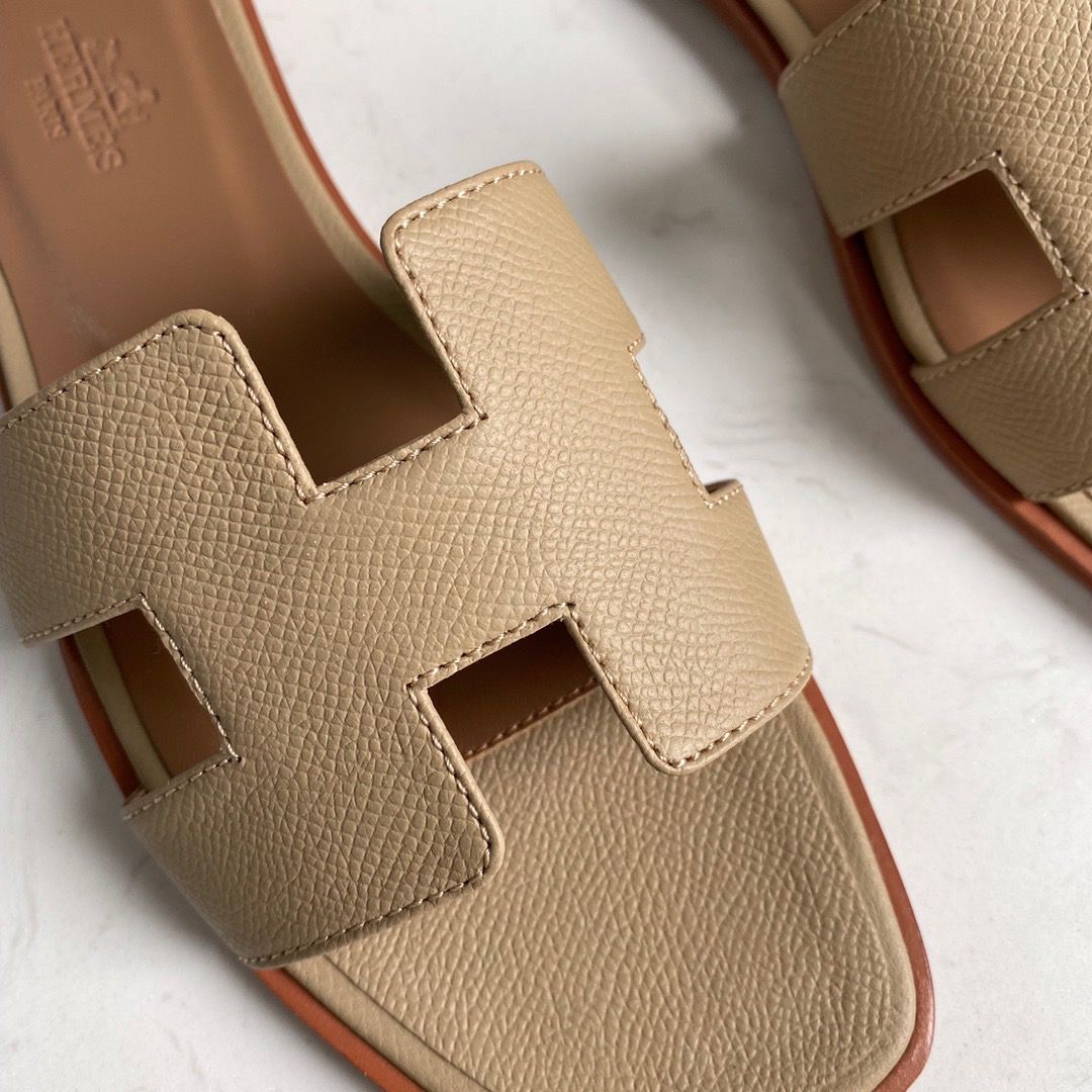 Hermes Oran Slide Sandals In Trench Epsom Calfskin - Image 4