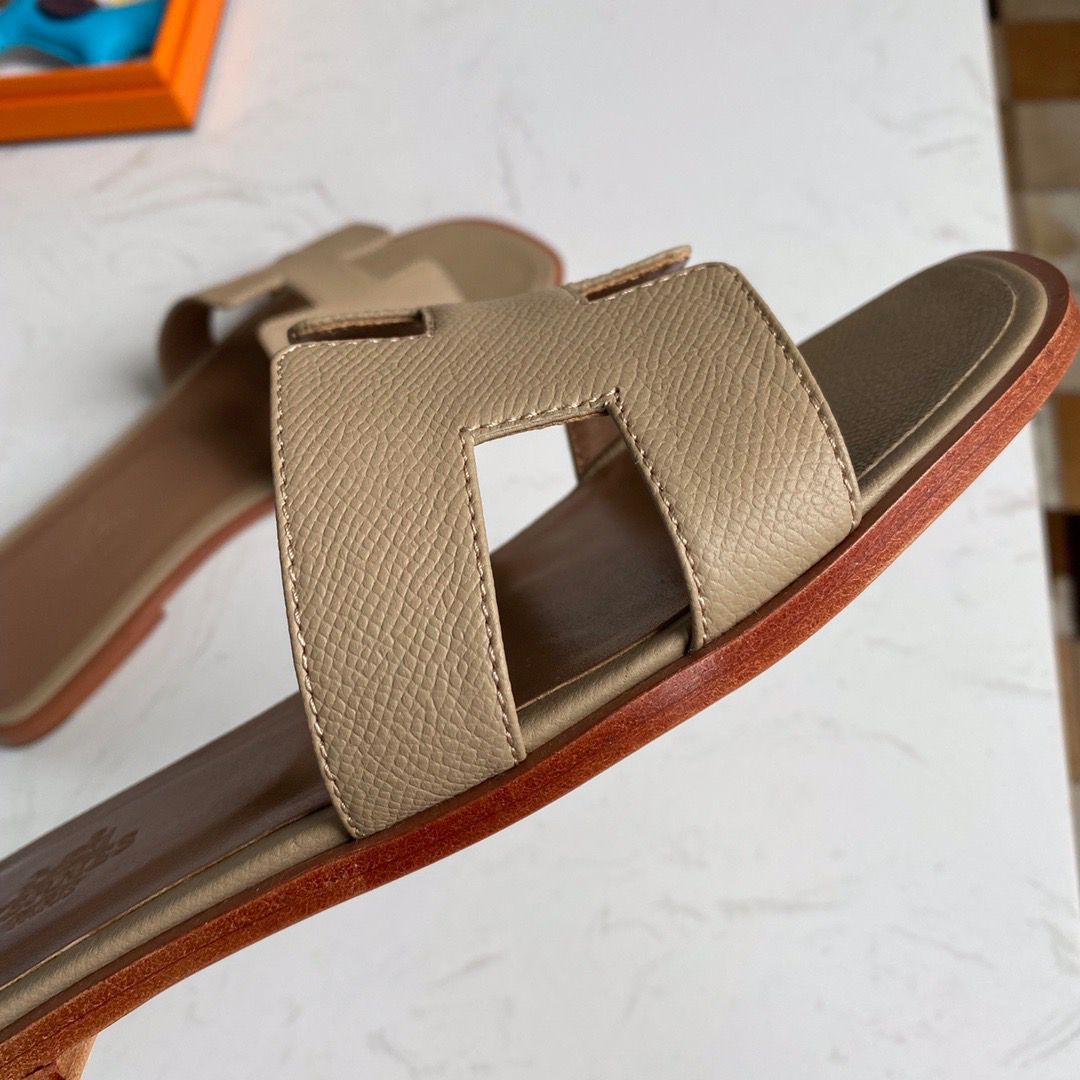 Hermes Oran Slide Sandals In Trench Epsom Calfskin - Image 5