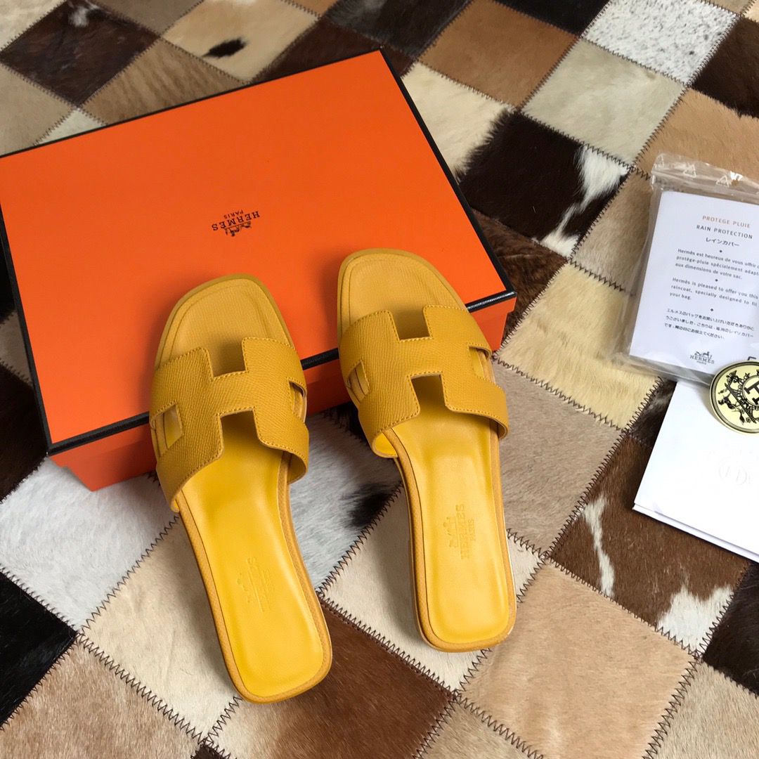Hermes Oran Slide Sandals In Yellow Epsom Calfskin - Image 3