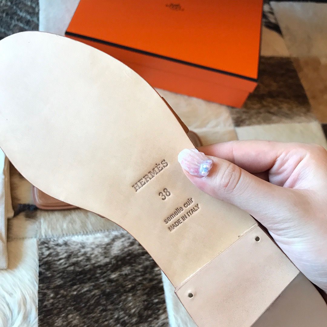 Hermes Oran Slide Sandals In Gold Epsom Perforated Calfskin - Image 7