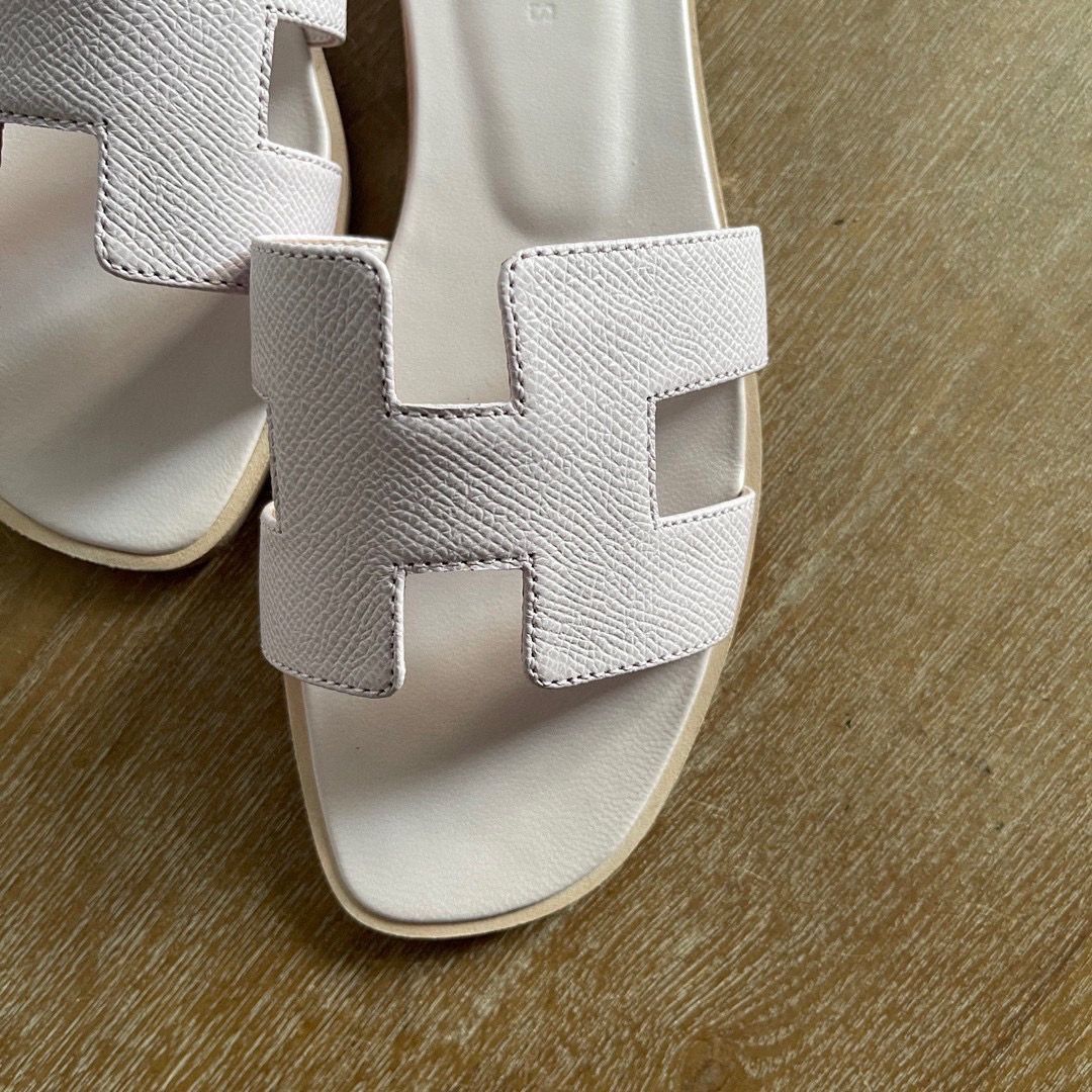 Hermes Oran Slide Sandals in Mauve Pale Epsom Calfskin - Image 6