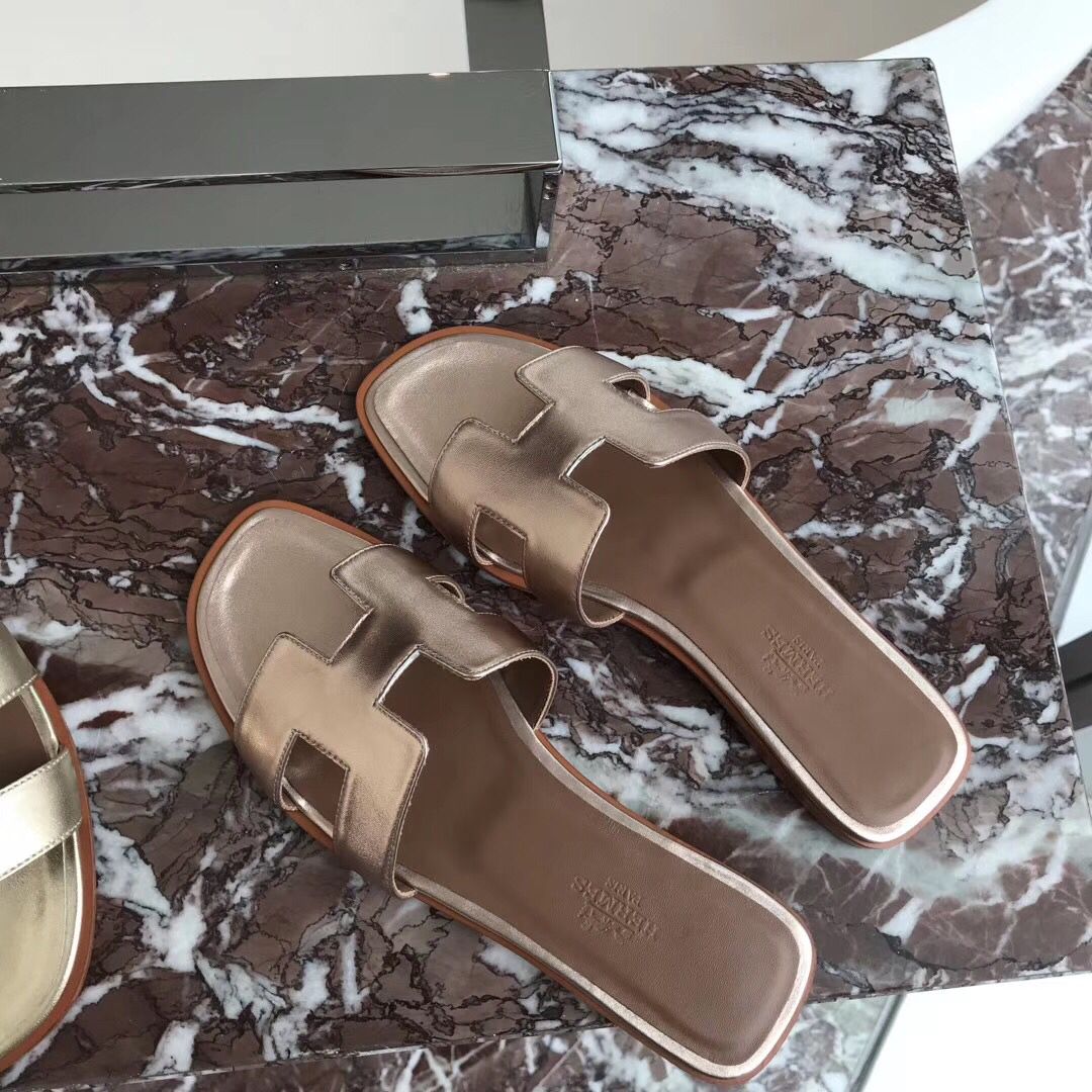 Hermes Oran Sandals In Champagne Swift Leather - Image 3