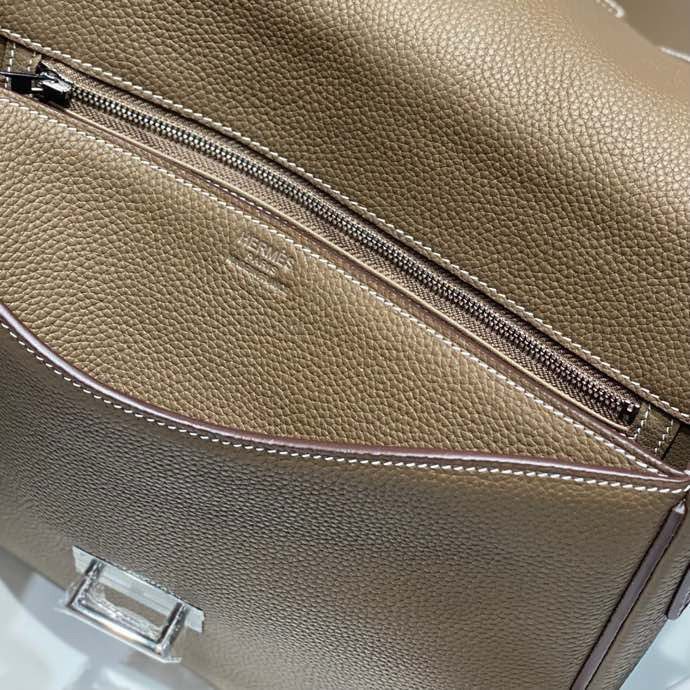 Hermes Steve Light Junior Messenger Bag in Taupe Clemence Leather - Image 7