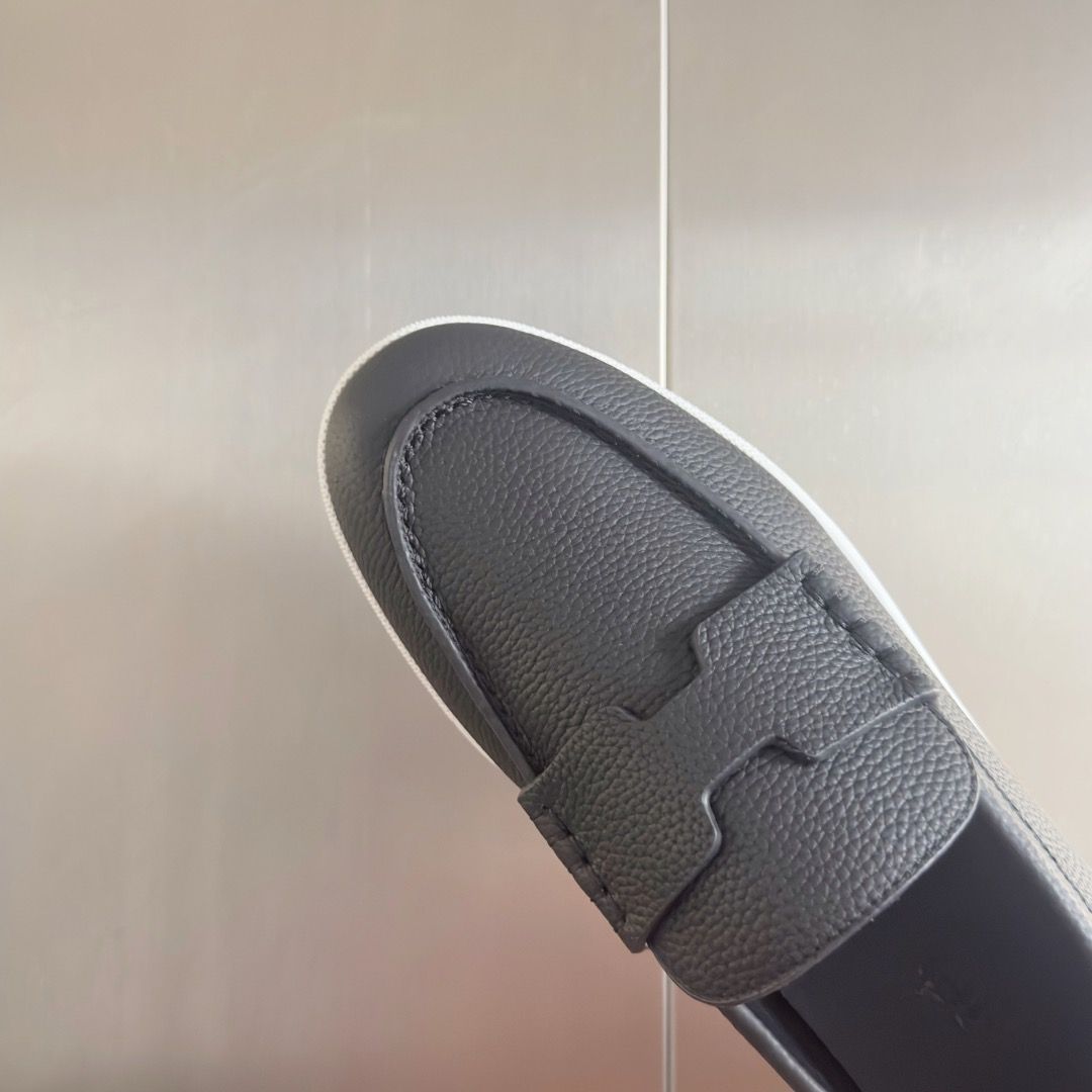 Hermes Men's Job Loafers in Black Taurillon Leather - Image 9