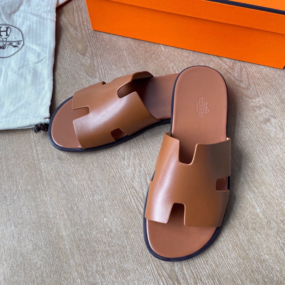 Hermes Izmir Sandals in Gold Swift Calfskin - Image 6