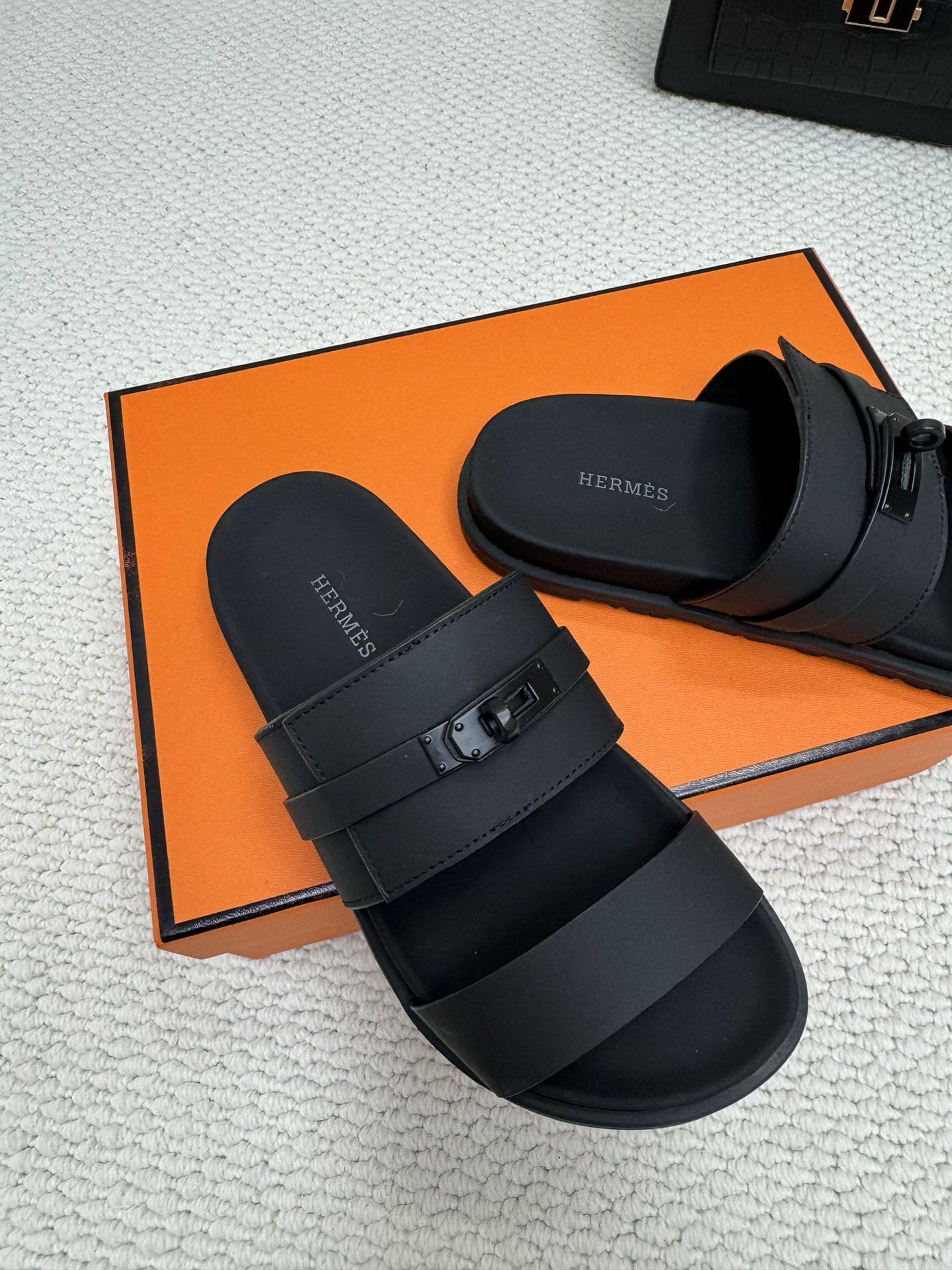 Hermes Men's Jackson Sandal in Black Calfskin - Image 8
