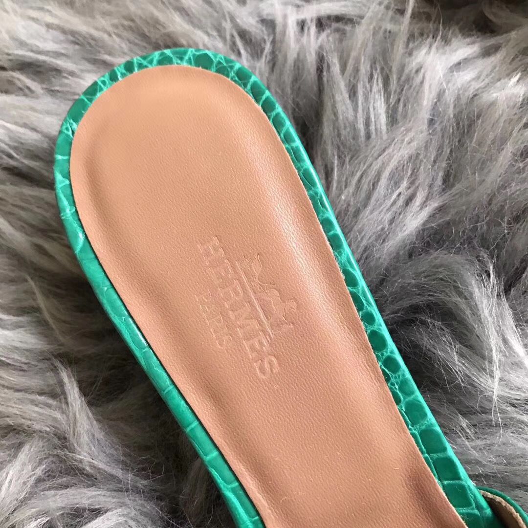 Hermes Oasis Sandals In Bamboo Shiny Niloticus Crocodile - Image 6