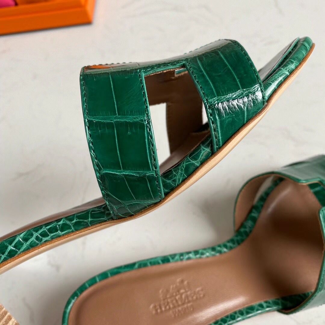 Hermes Oasis Sandals In Green Shiny Niloticus Crocodile - Image 4