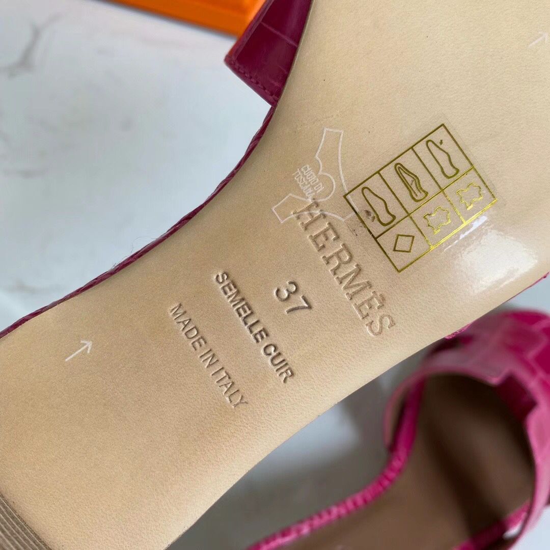 Hermes Oasis Sandals In Rose Red Shiny Niloticus Crocodile - Image 4