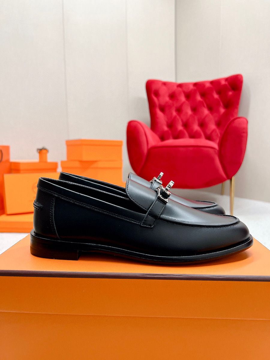 Hermes Women's Destin Loafers in Black Leather - Image 4