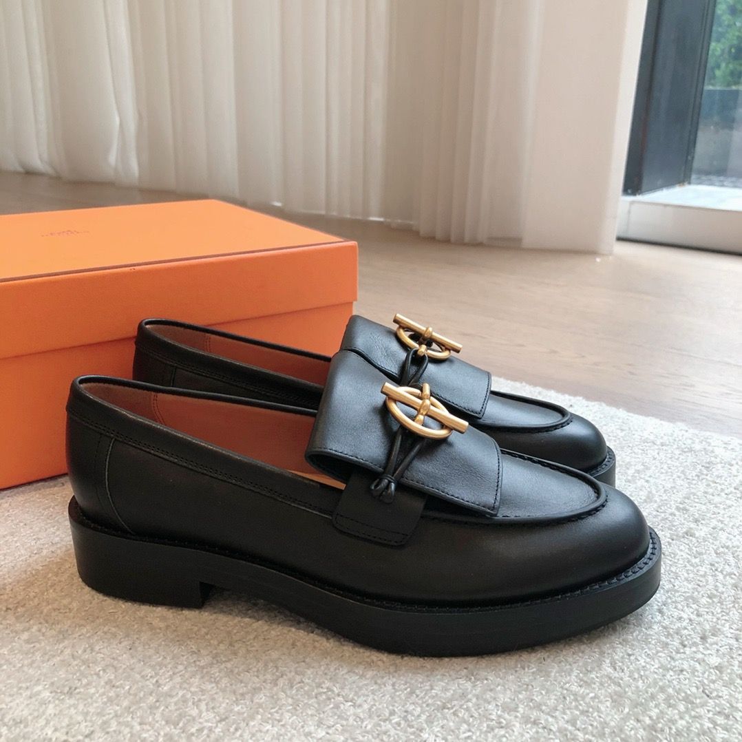 Hermes Women's Impact Loafers in Black Leather - Image 5