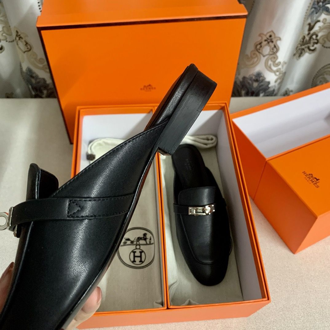 Hermes Women's Oz Mules in Black Leather - Image 7