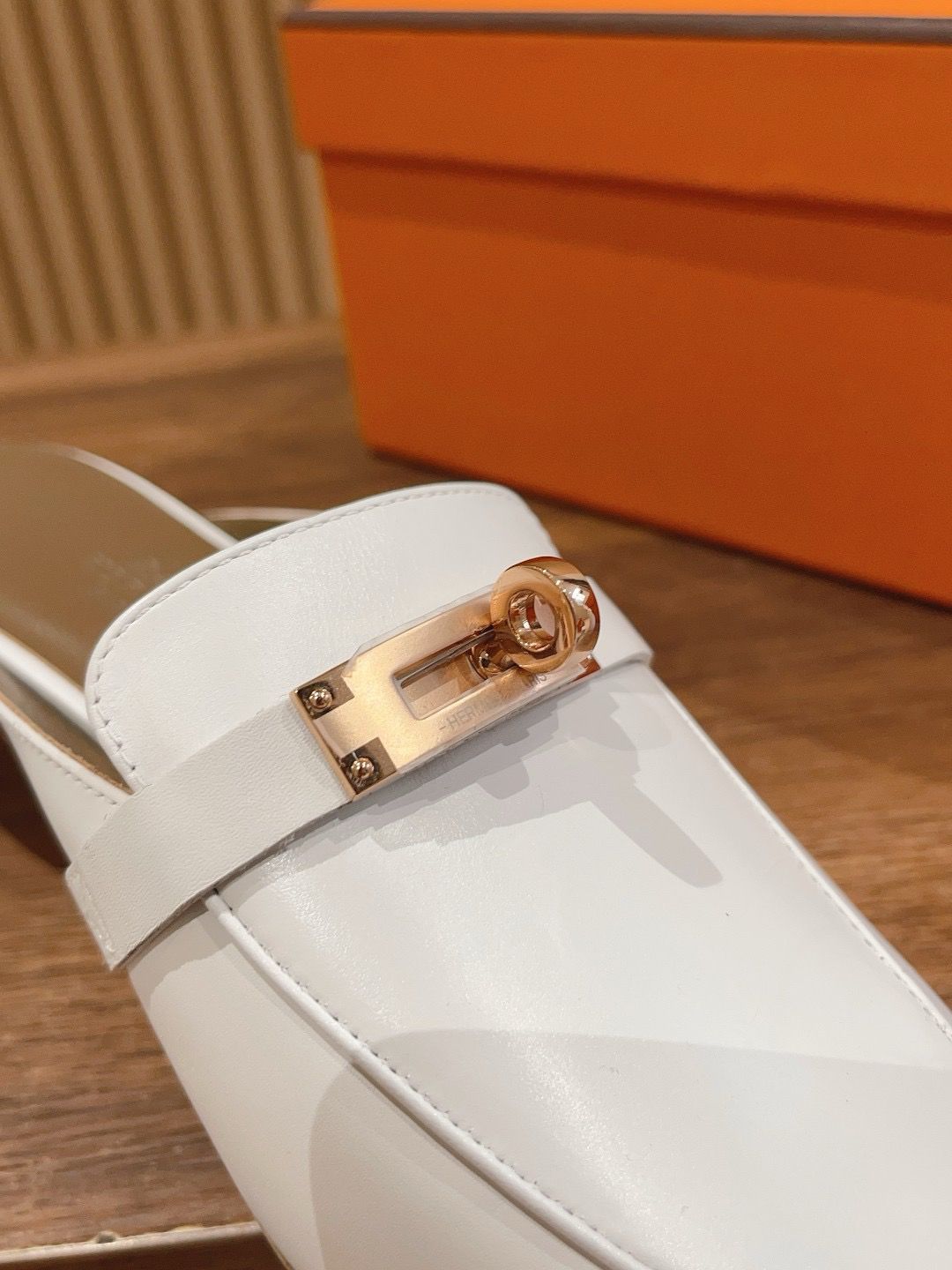 Hermes Women's Oz Mules in White Calfskin - Image 7