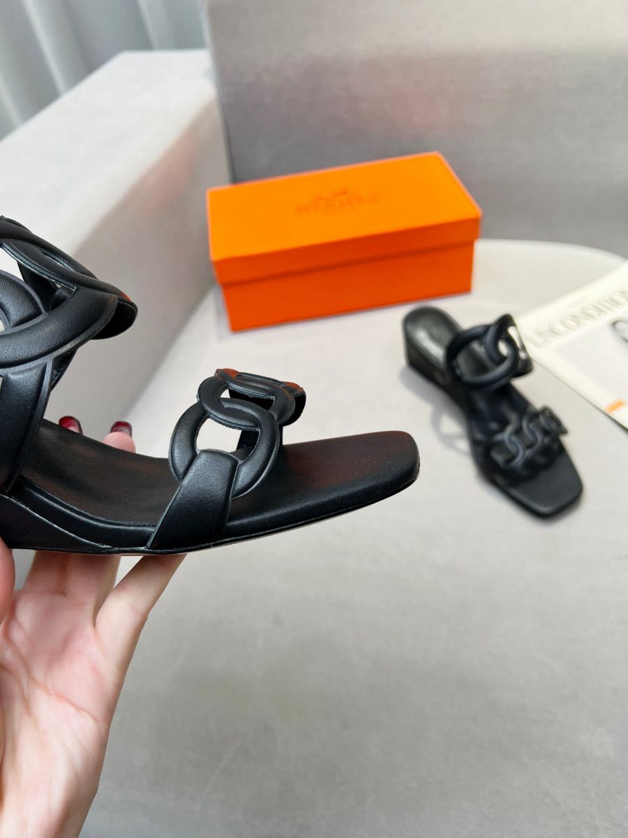 Hermes Figari 55mm Wedge Sandals In Black Nappa Leather - Image 5