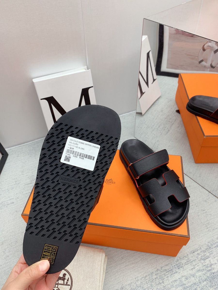 Hermes Women's Chypre Sandals In Black Epsom Calfskin - Image 9