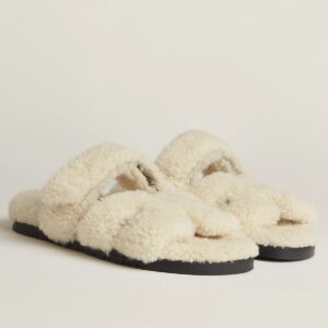 Hermes Women's Chypre Sandals In Off White Shearling