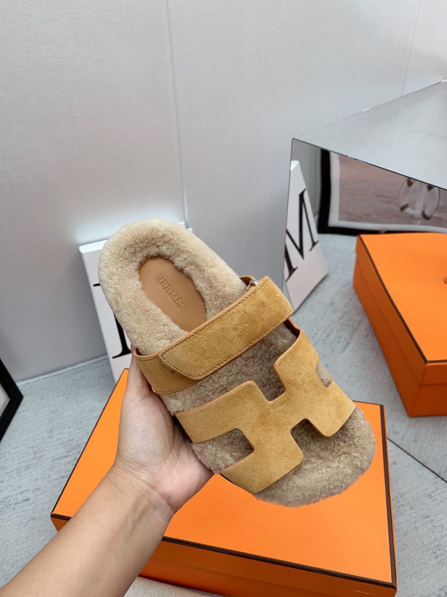 Hermes Women's Chypre Sandals in Beige Suede with Shearling - Image 6