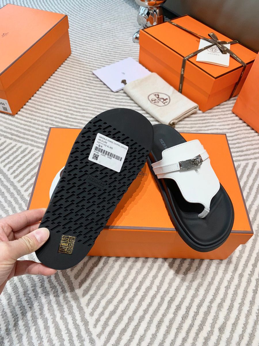 Hermes Empire Sandals in White Calfskin - Image 9