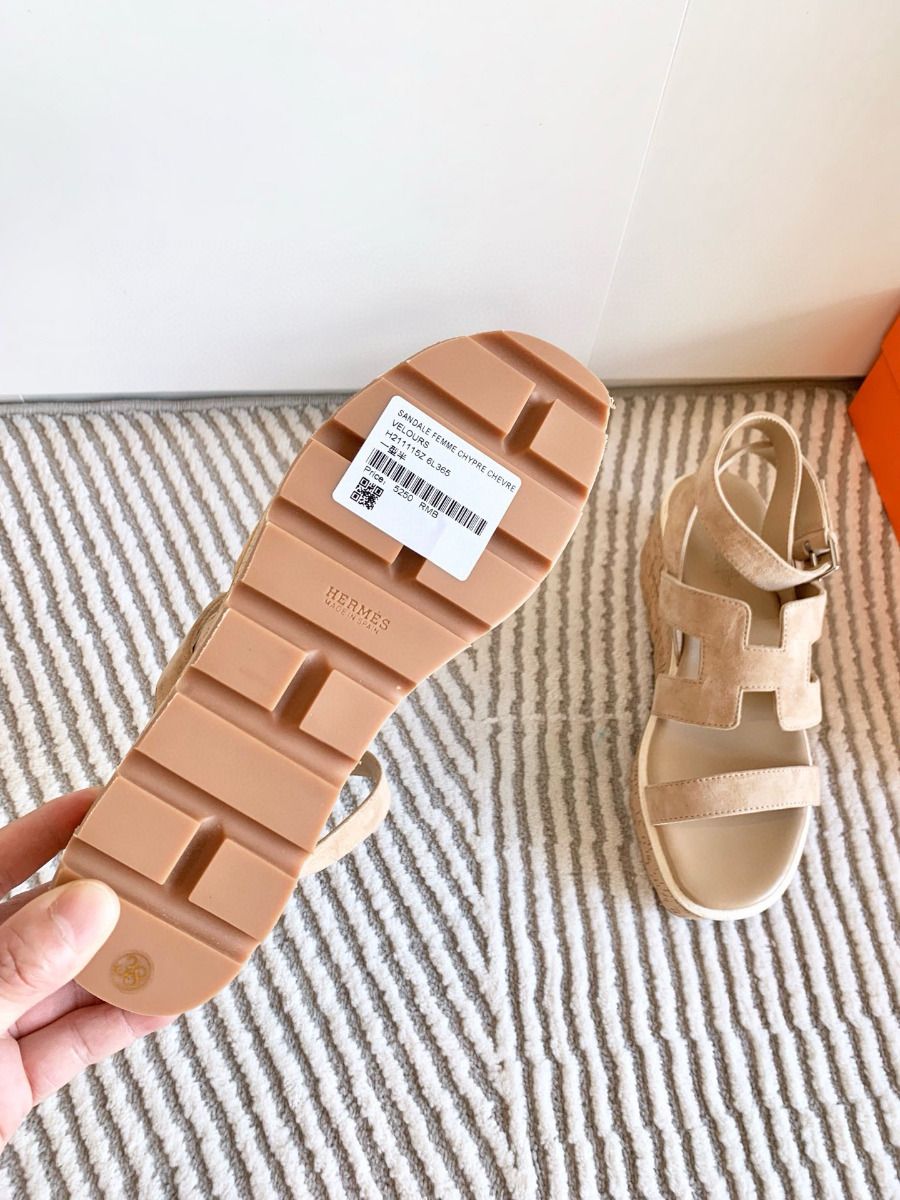 Hermes Havane 30 Sandals in Beige Suede Leather - Image 9