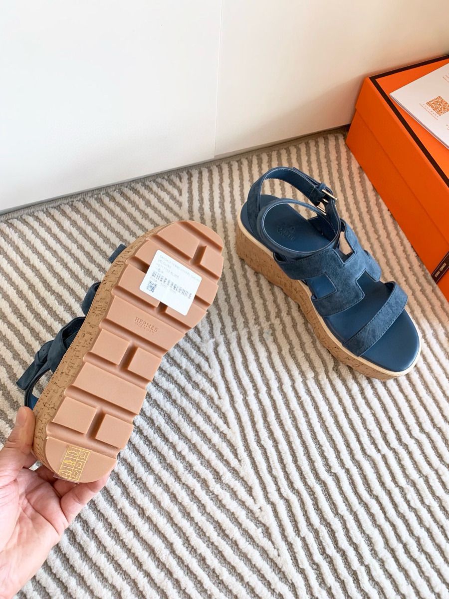 Hermes Havane 30 Sandals in Blue Suede Leather - Image 9