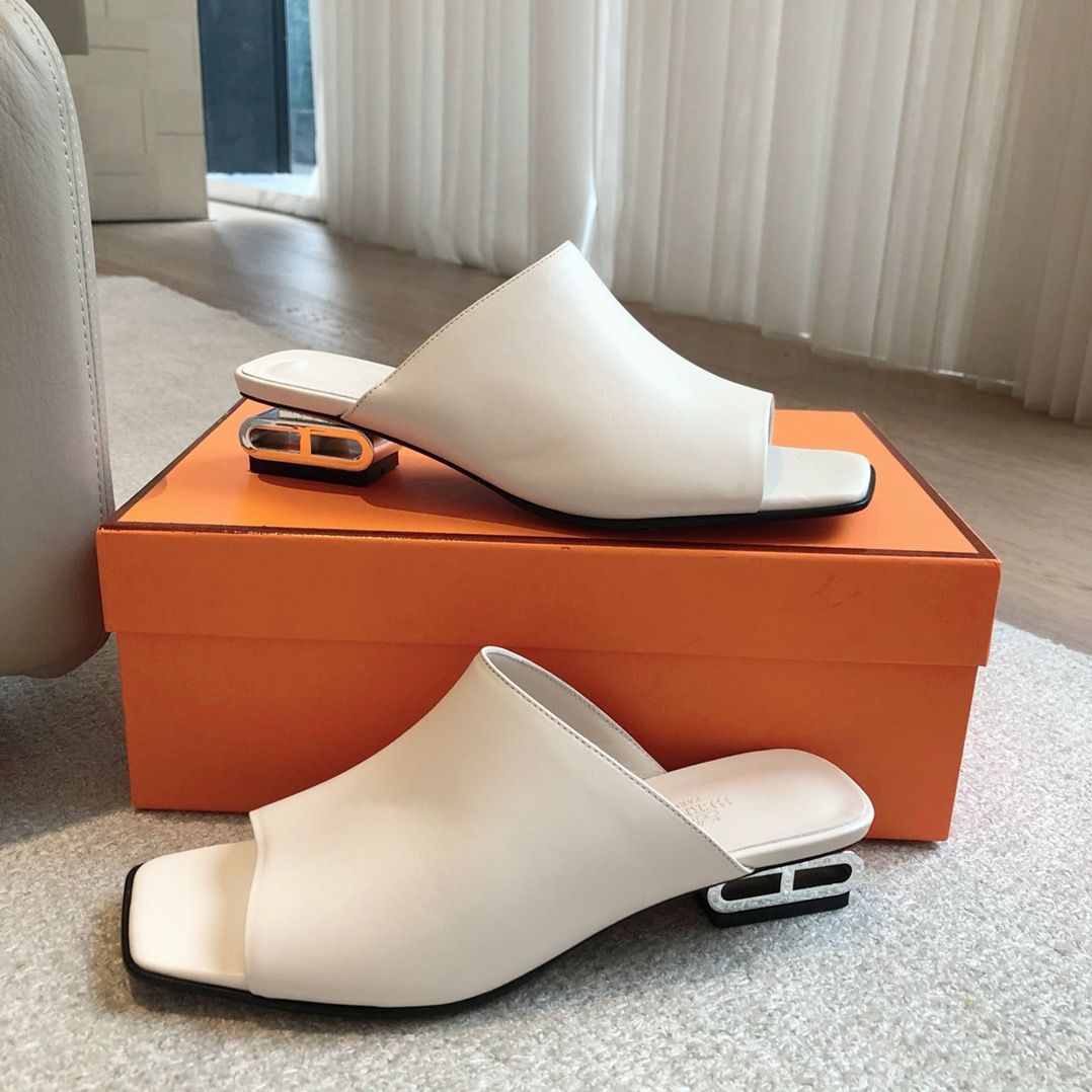 Hermes Women's Idole Sandals in White Leather - Image 9